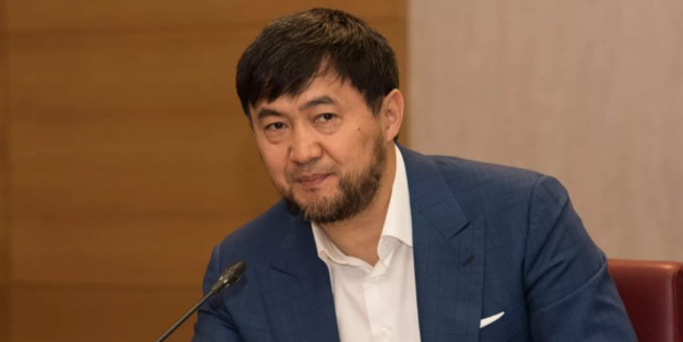 Kazakistan’ı soyan yeğene tokat üstüne tokat