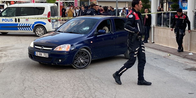 Kazanın ardından kendisini uyaran 2 kişiye kurşun yağdırdı