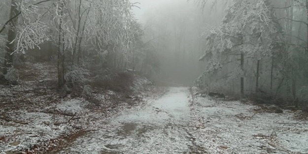 Kazdağları'na mevsimin ilk karı düştü