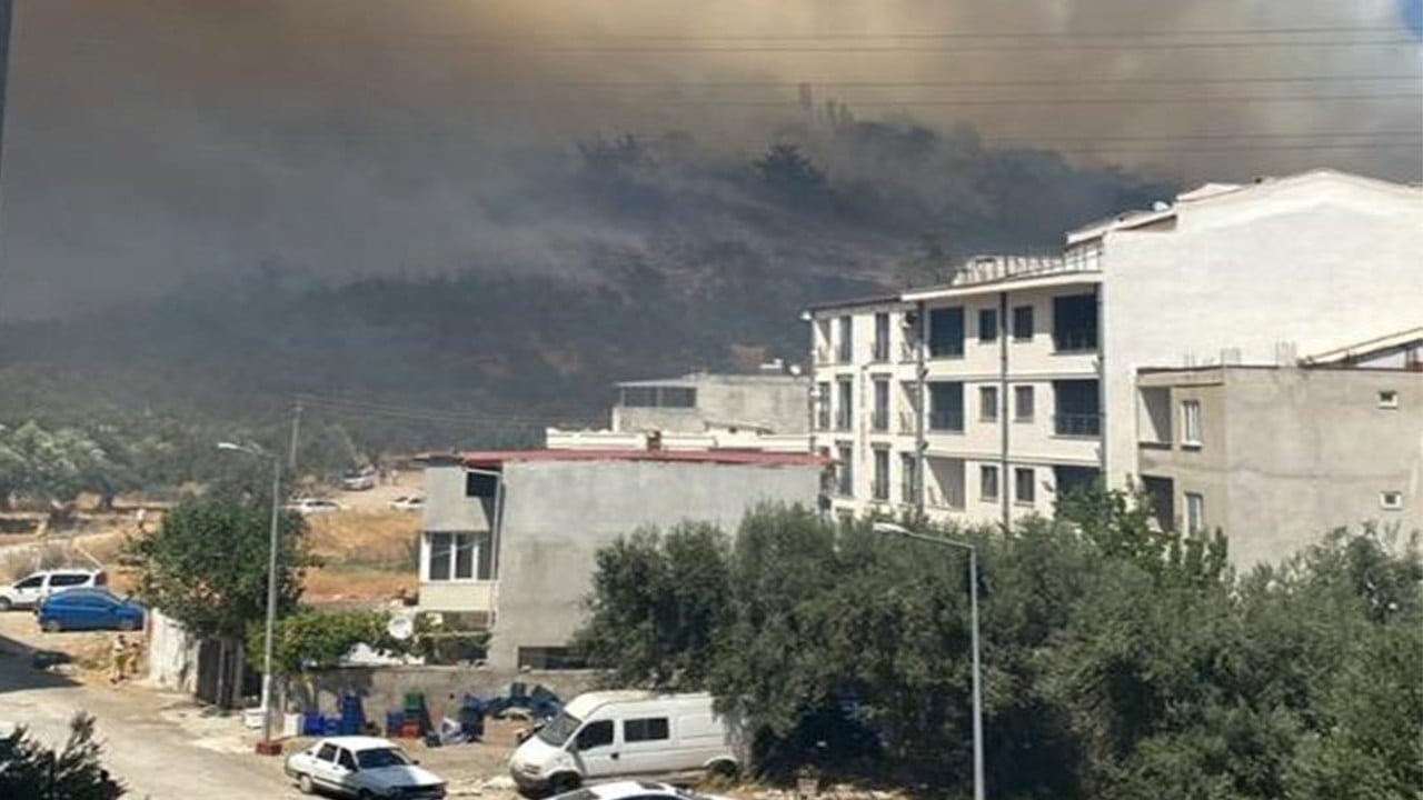 Kazdağları’ndaki yangına 9 uçak 6 helikopter ile müdahale ediliyor