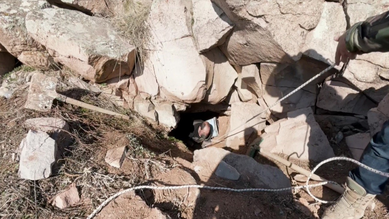 Kazdıkları kuyudan iple çıkarıldılar!