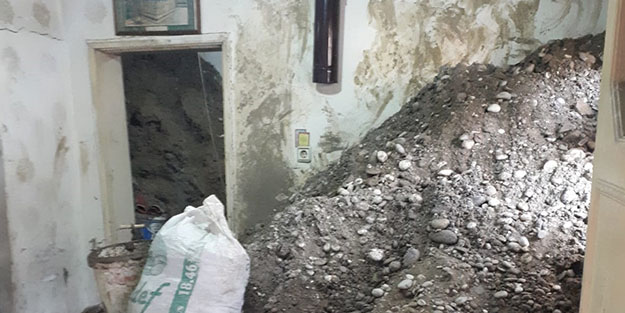 Kazı yaparken suçüstü enselendiler