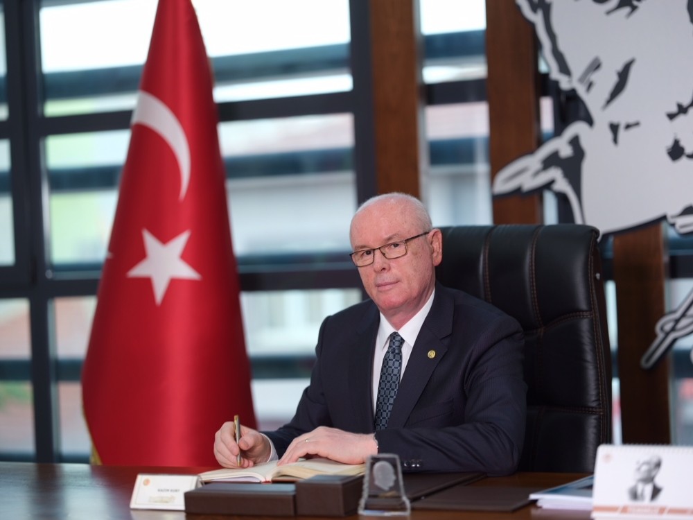 Kazım Kurt: “Tüm annelerin, anneler günü kutlu olsun” 