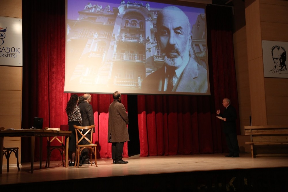 KBÜ’de Mehmet Akif Ersoy’un hayatı sahnelendi 