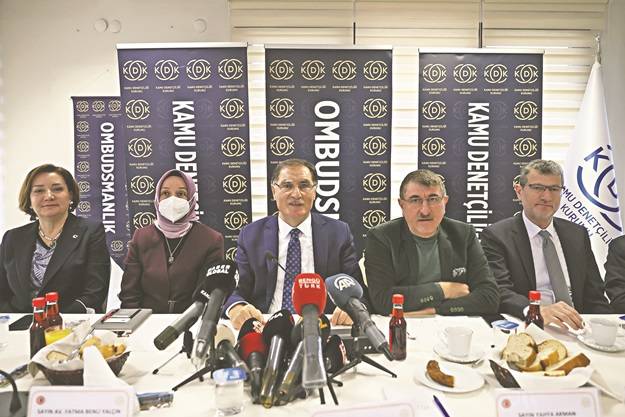 KDK, Halka avukat idareye rehber oldu