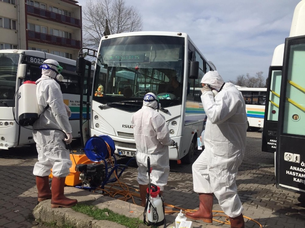 Kdz. Ereğli Belediyesi otobüsleri dezenfekte ediyor 