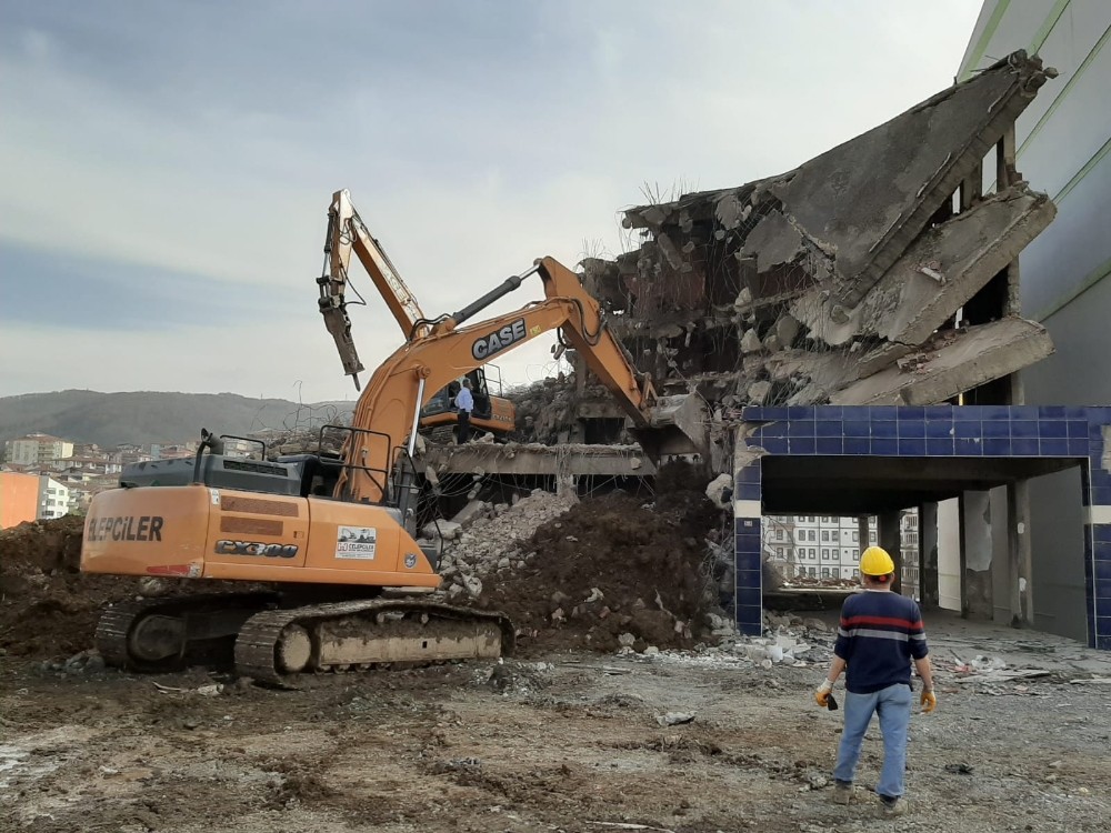 Kdz. Ereğli metruk binalardan temizleniyor 