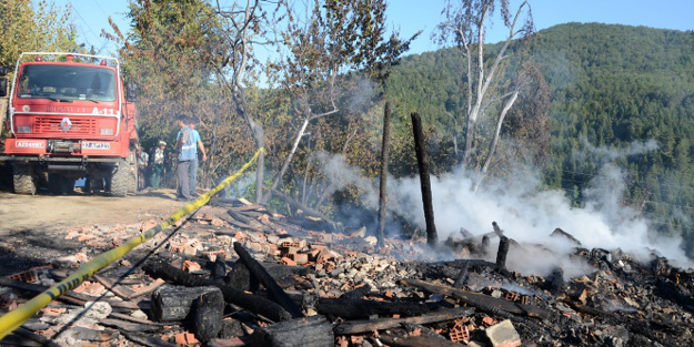 Keçilerini kurtarmak için ahıra girdi ama...