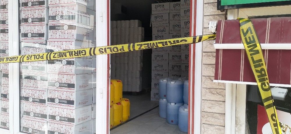Keçiören’de 3 ton sahte dezenfektan ele geçirildi 