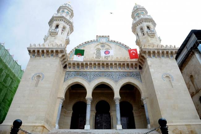 Keçiova Camii’ni korumak için 4 bin Müslüman can verdi' Fransa’nın Cezayir’deki katliamlarının şahidi