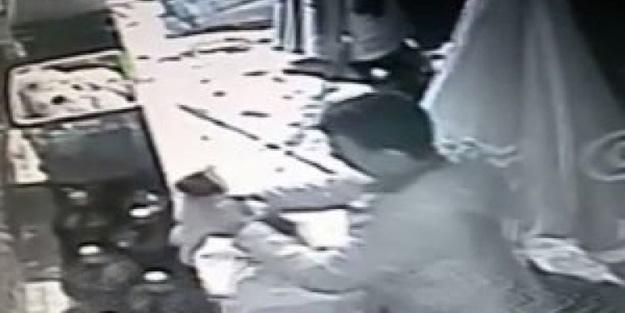Kediyi boğarak öldüren cani kamerada!