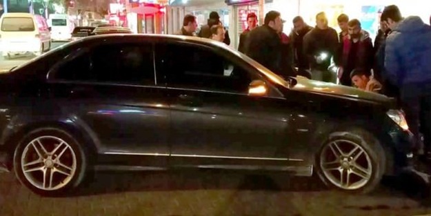 Kediyi kurtarmak için son model aracını söktürdü