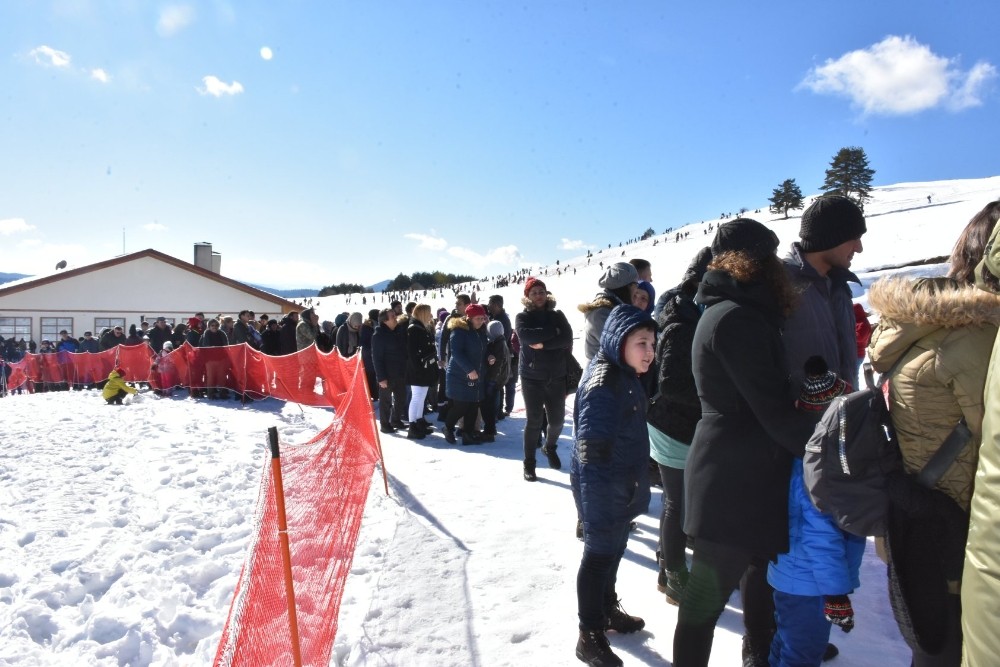 Keltepe Kayak Merkezi’nde ziyaretçi yoğunluğu 