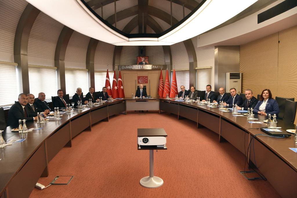 Kemal Kılıçdaroğlu, CHP'li belediye başkanlarını topladı