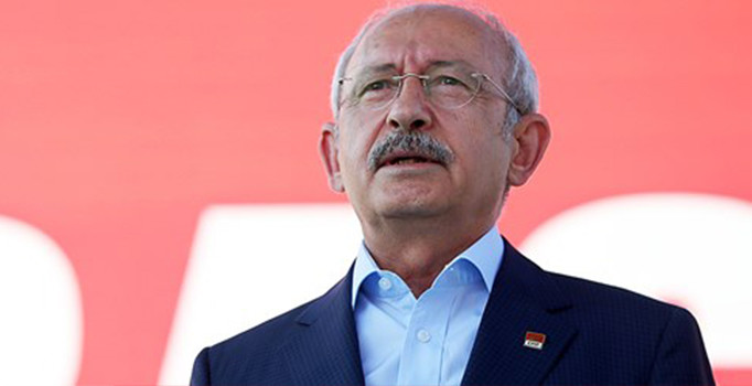 Kemal Kılıçdaroğlu demokrasi mitinginde 'Taksim manifestosu' adlı metni okudu