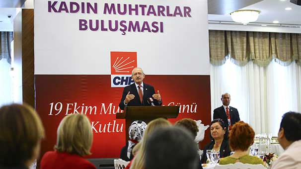 Kemal Kılıçdaroğlu, kadın muhtarlarla buluştu