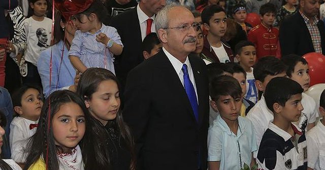 Kemal Kılıçdaroğlu, TBMM'de çocuklarla bir araya geldi