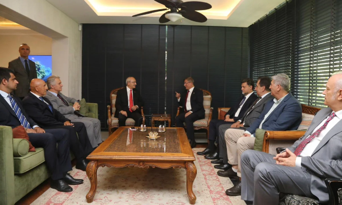 Kemal Kılıçdaroğlu ve Ahmet Davutoğlu bir araya geldi! Ne konuştular?