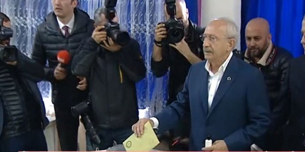 Kemal Kılıçdaroğlu ve CHP adayları oy kullandı