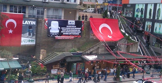 Kemal Kılıçdaroğlu’na pankartlı protesto