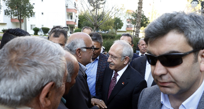 Kemal Kılıçdaroğlu’ndan şehit evine taziye ziyareti