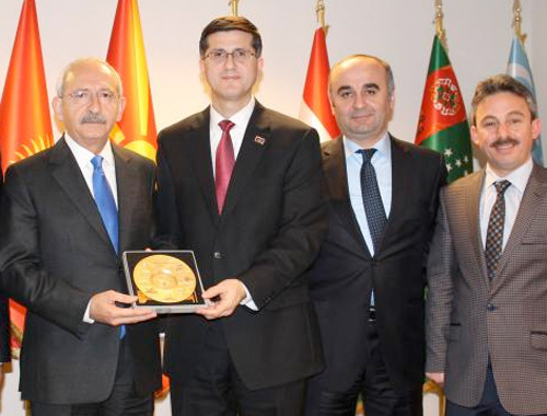 Kemal Kılıçdaroğlu'nun olay fotoğrafı Akdoğan köşesine taşıdı