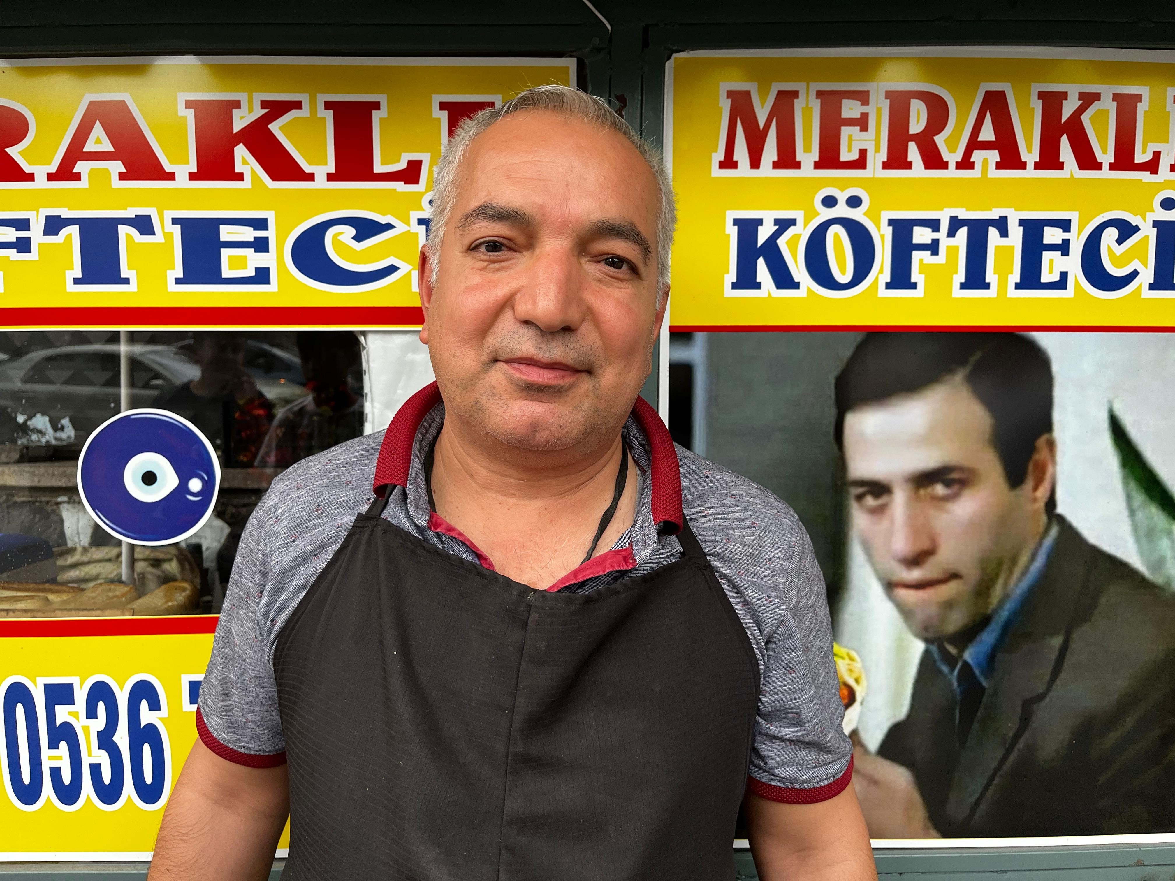 Kemal Sunal’dan ilham alarak ‘Meraklı Köfteci’ açtı