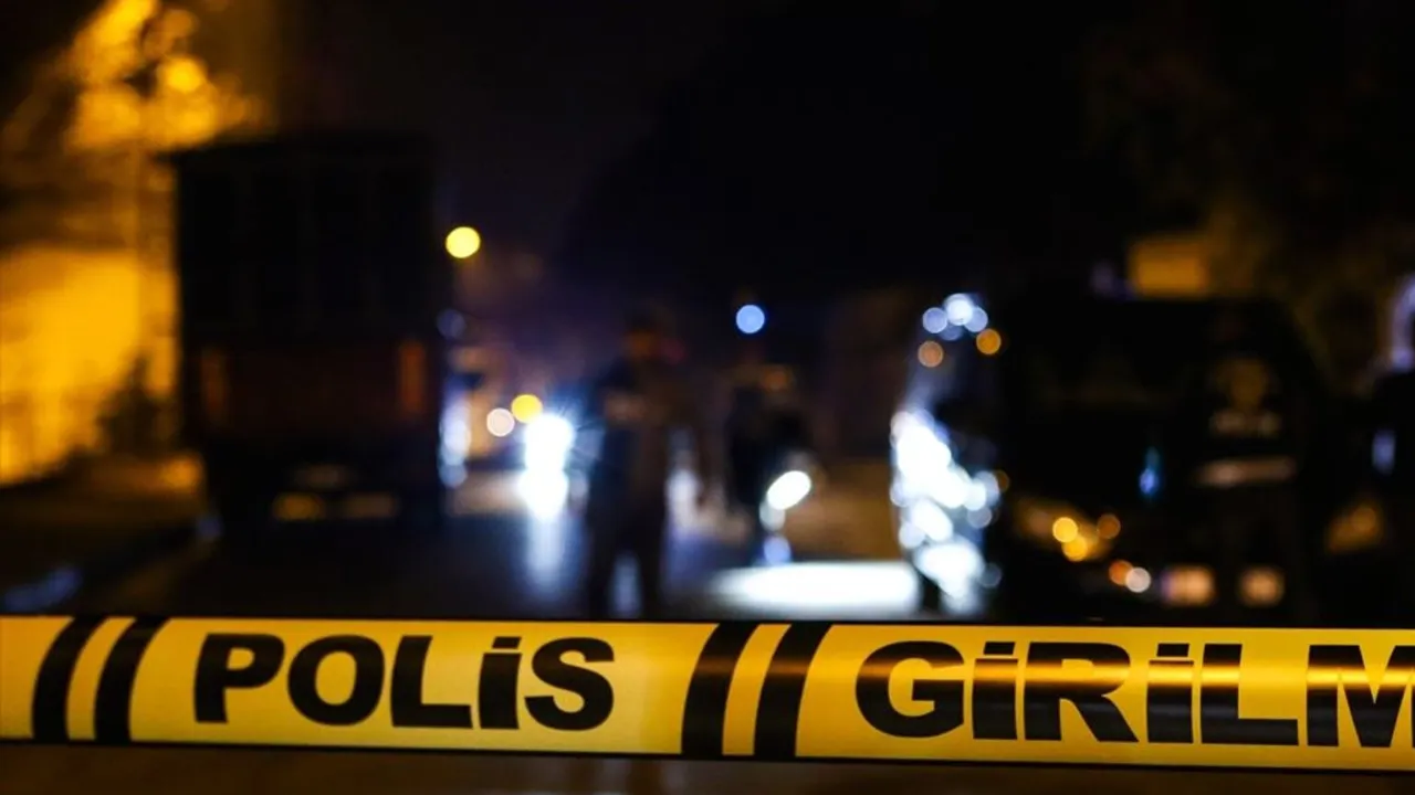 "Kemalist rejim içindeki pisliği kusuyor"