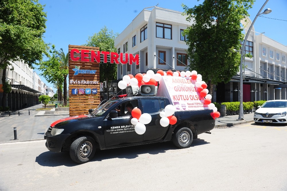 Kemer Belediyesi Anneler Gününü kutladı 