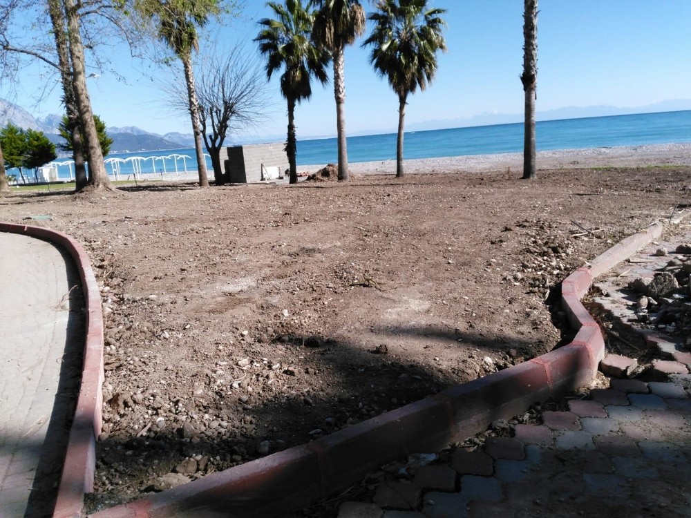 Kemer parkları işgallerden arındırılıyor 