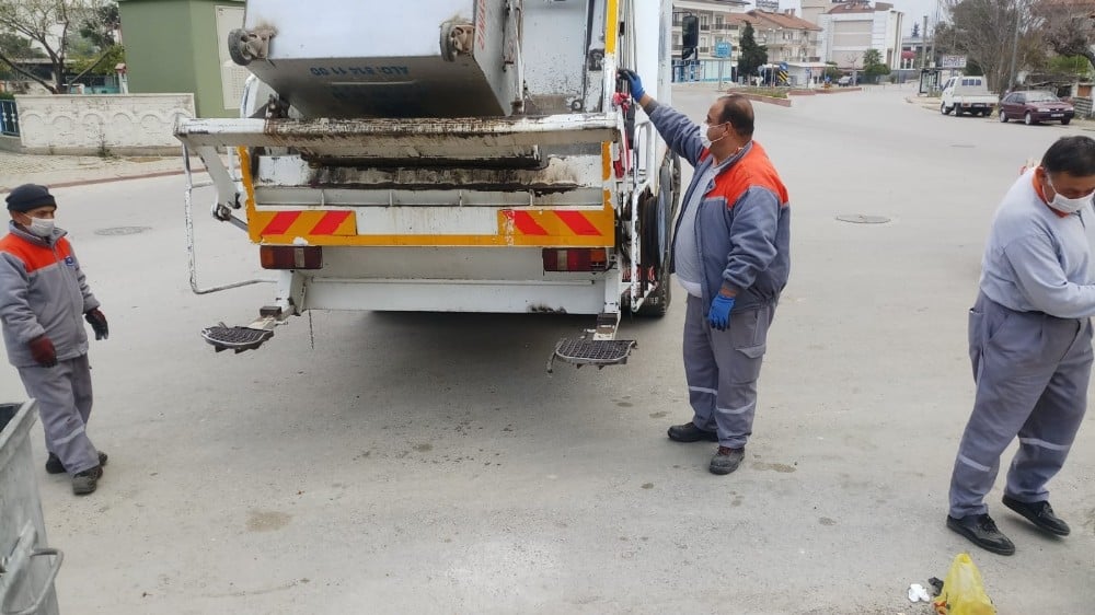 Kemer’de çöp temizliği 