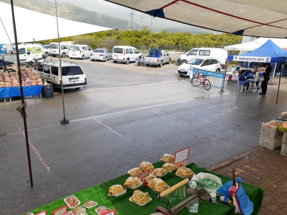 Kemer’de Korona virüs önlemleri devam ediyor 