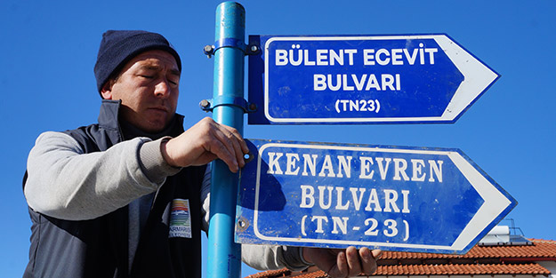 Kenan Evren gitti! Bülent Ecevit geldi