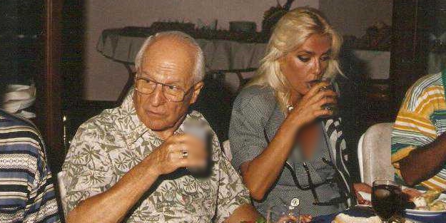 Kenan Evren'in Ahu Tuğba'yı taciz ettiği ortaya çıktı!