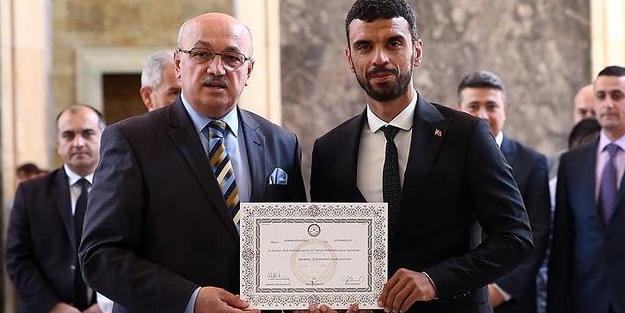Kenan Sofuoğlu: Aracımı alnımın teriyle aldım, maaşımın kuruşuna dokunmayacağım