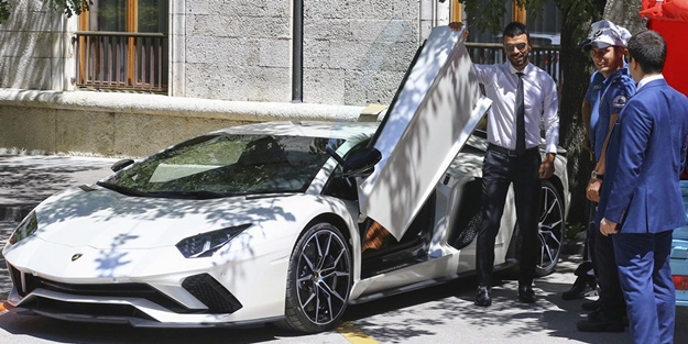 Kenan Sofuoğlu: Eleştirilerin asıl sebebi Lamborghini falan değil