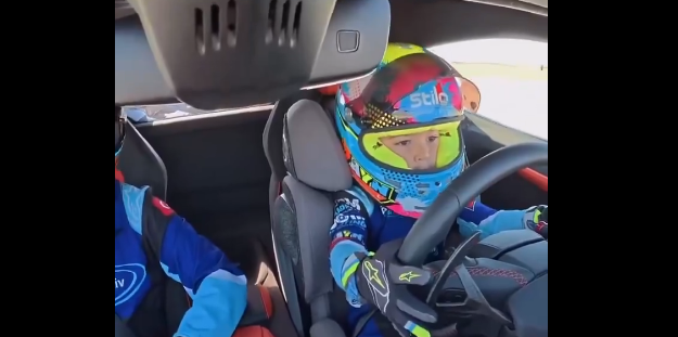 Kenan Sofuoğlu'nun oğlu Zayn dünyanın en hızlı çocuğu oldu