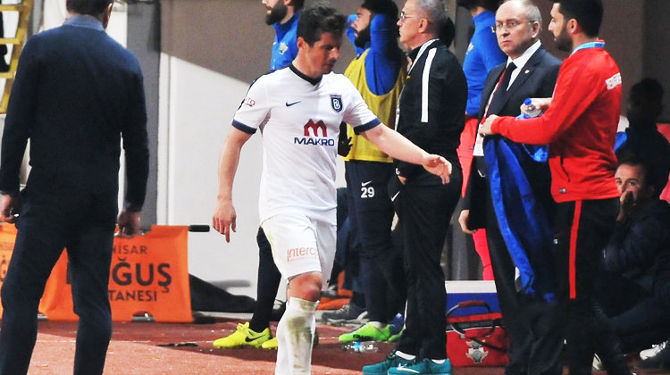 Kenarda çıldıran Emre Belözoğlu konuştu! 'Su şişesini...'