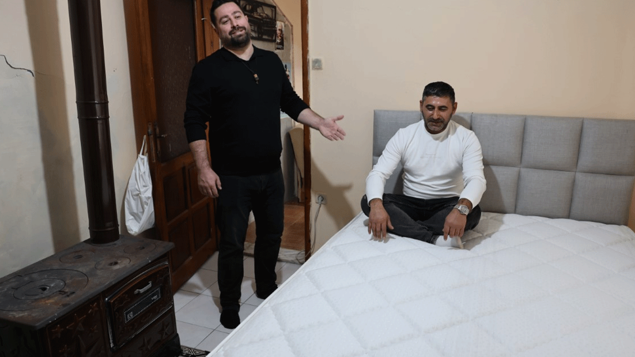 Kendi evinde uyuduğunu sanan adam sabah kalkınca şok oldu!