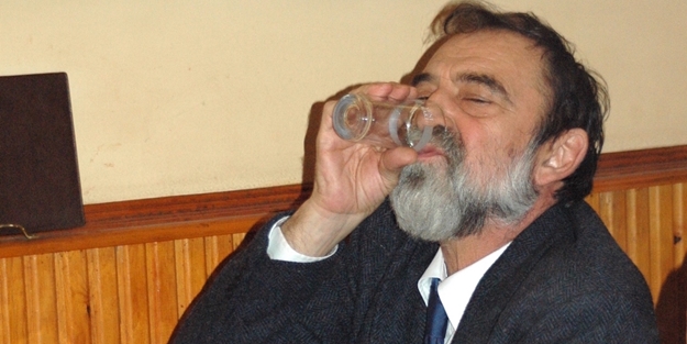 Kendi fotoğrafının yasaklatmak istedi: 
