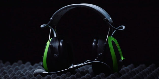 Kendi kendini şarj eden kulaklık ürettiler! İşte fiyatı