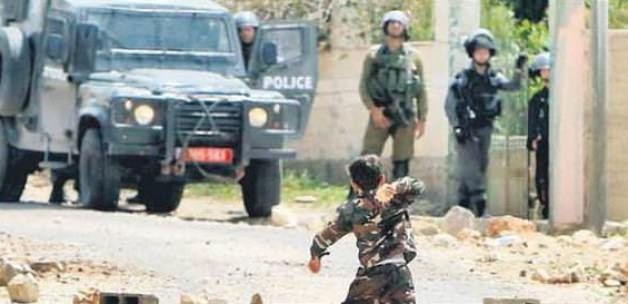 Kendi küçük yüreği büyük!