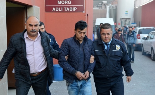 Kendi partisinin ilçe binasını kundaklayan CHP'li adliyede