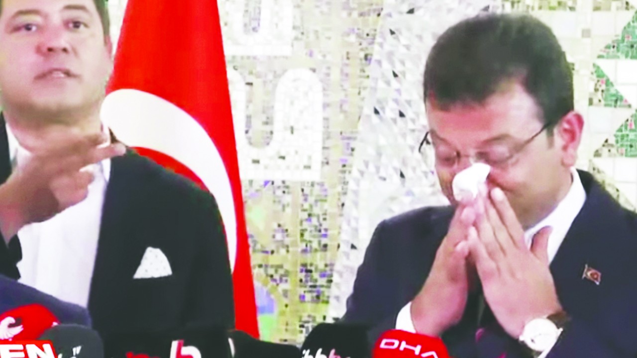 Kendileri villada yaşıyor vatandaş tabut evlerde