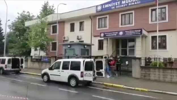 Kendilerini polis olarak tanıttı vatandaşı 188 bin TL dolandırdı 