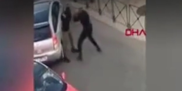 Kendini boksör sanan Fransız polisi böyle dayak yedi
