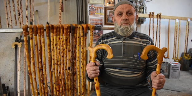 Kendisi için yaptığı bastonun ustası oldu