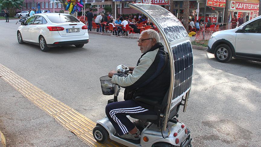 Kendisine 'güneş enerjili engelli aracı' yaptı