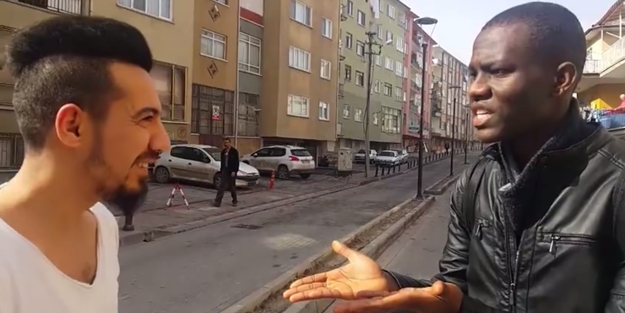 Kendisine 'hello' diyen gence bakın ne yaptı!