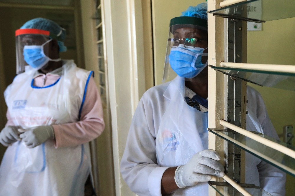 Kenya, Tanzanya ve Somali ile olan sınırlarını kapattı 